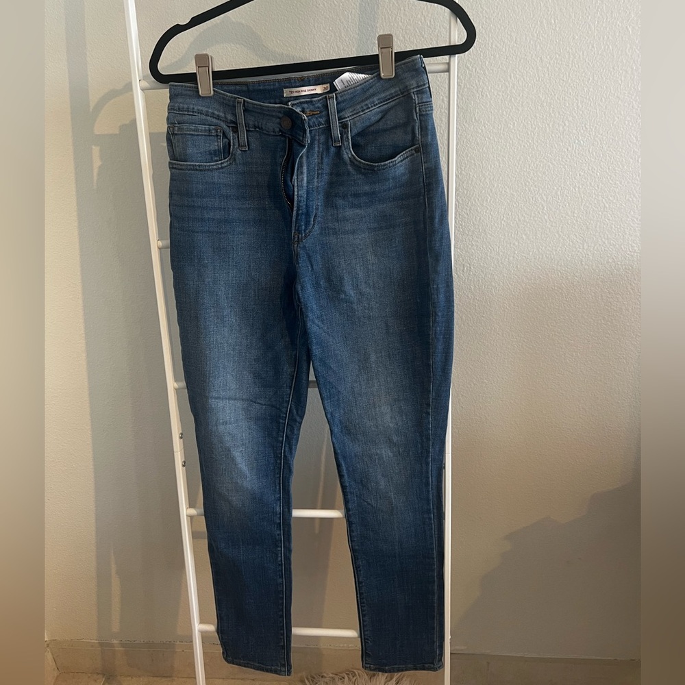 Levi’s 721 high rise skinny size 30